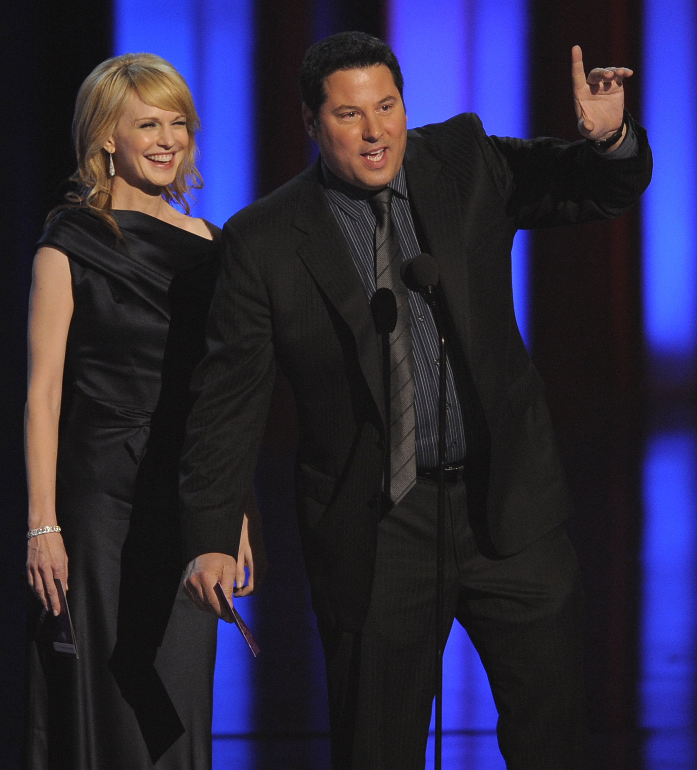 people_choice_awards_onstage_001