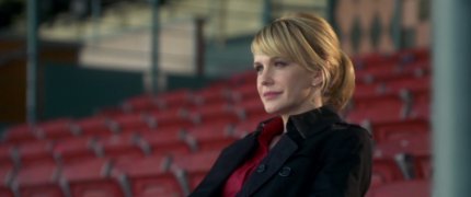 Lilly makes a spectator of herself Cold_Case_S07E06_lilly_209