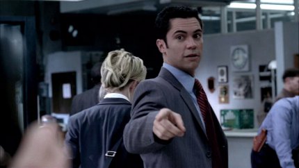 Back off! I can be in one of these banner images too Cold_Case_s01e18_1080p_314