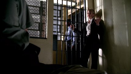 Hey roomie! - I confess! Let me out! Cold_Case_s01e22_1080p_223