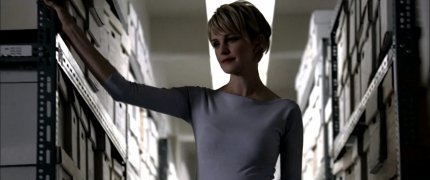 I hope someone is going to come along soon because I can't hold this shelf up for much longer Cold_Case_S02E07_lilly_253