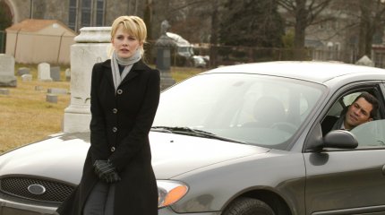 Move it lady! If I wanted a hood ornament I'd have bought a much more expensive car! s02e15_still_001