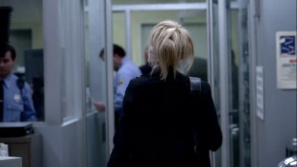 Finally, I've found the exit! Cold_Case_s02e21_1080p_169