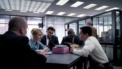 So, we're all agreed... it's a cake Cold_Case_s02e22_1080p_119