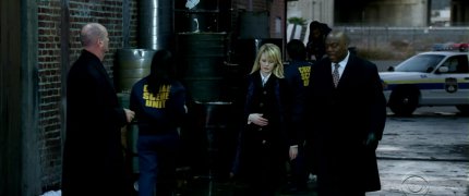 Remind me not to have a Philly Cheesestake before coming to a crime scene :-* Cold_Case_S04E12_lilly_029