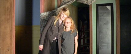 Cargo on set photos in the Gallery on_set_001