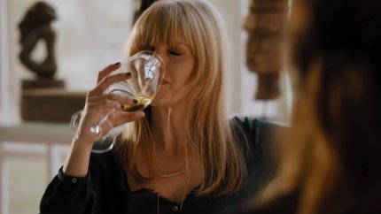 Glug, glug, glug Colony_S01E04_004